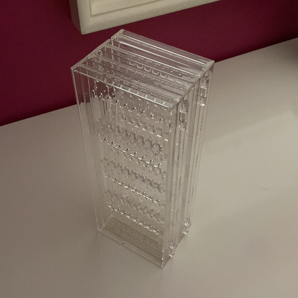 EARRING HOLDER - Picture 2 of 3